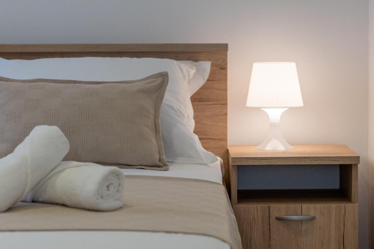 Appartamento Apartman Angel Zara Esterno foto