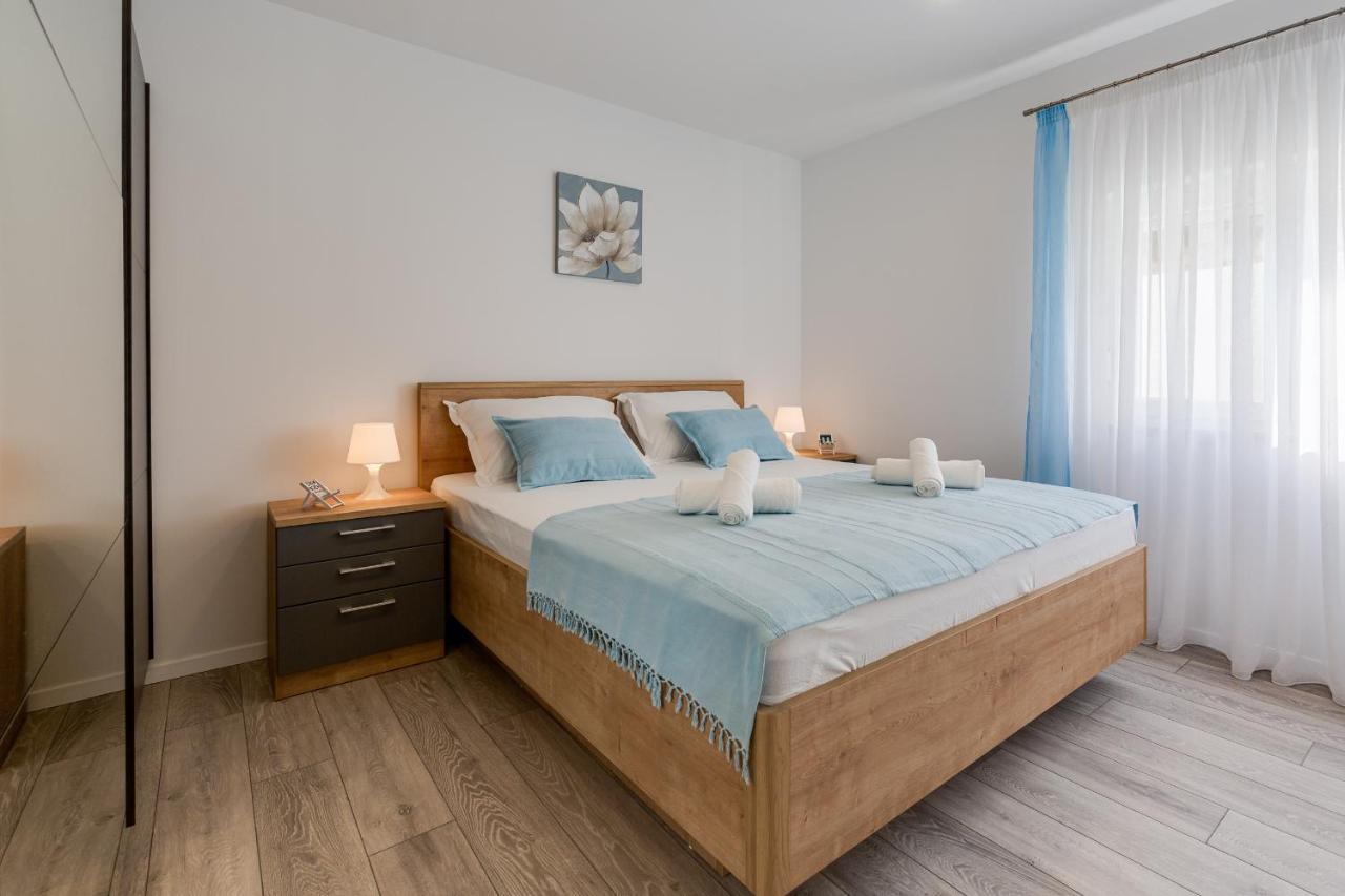 Appartamento Apartman Angel Zara Esterno foto