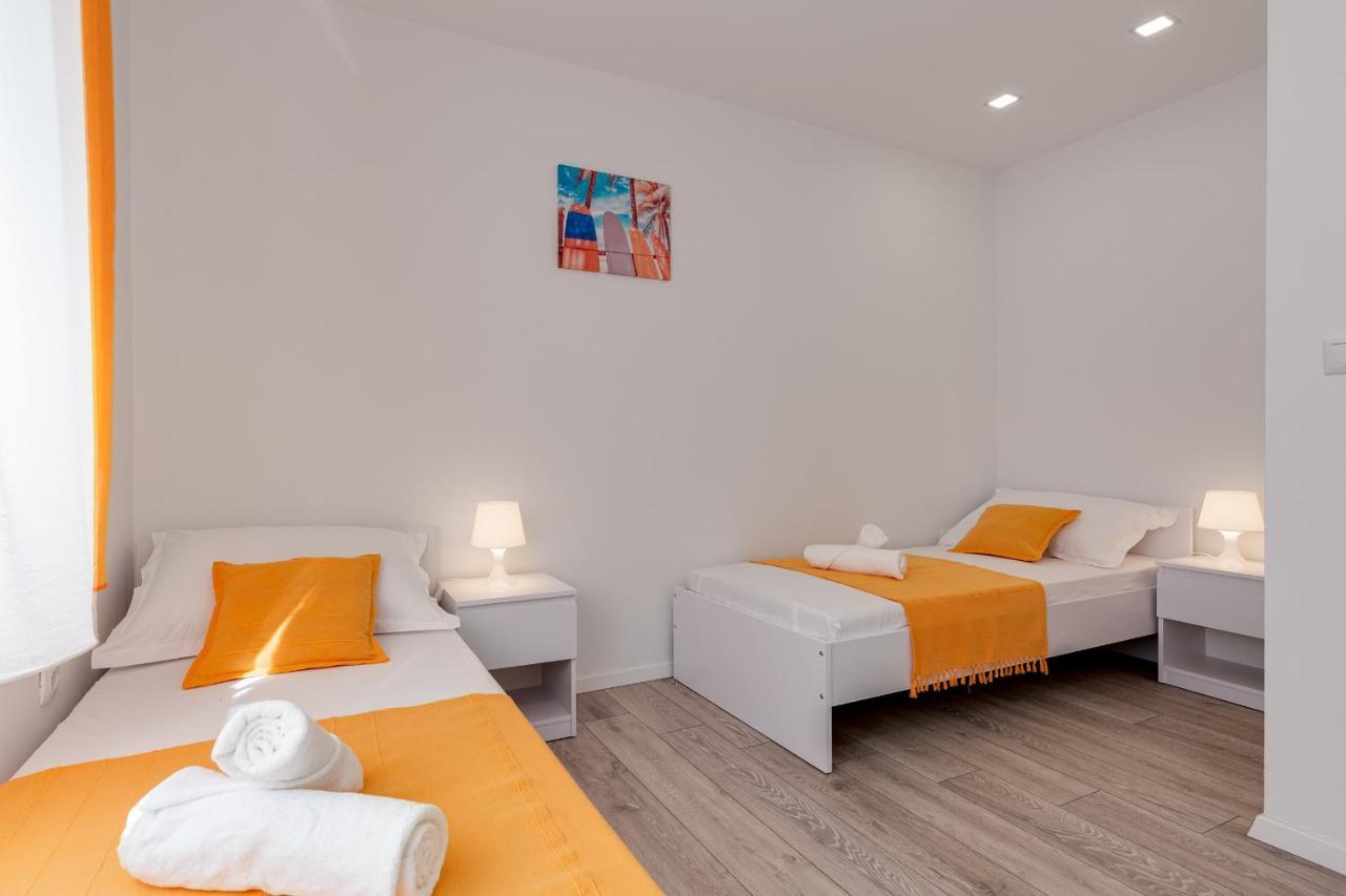 Appartamento Apartman Angel Zara Esterno foto