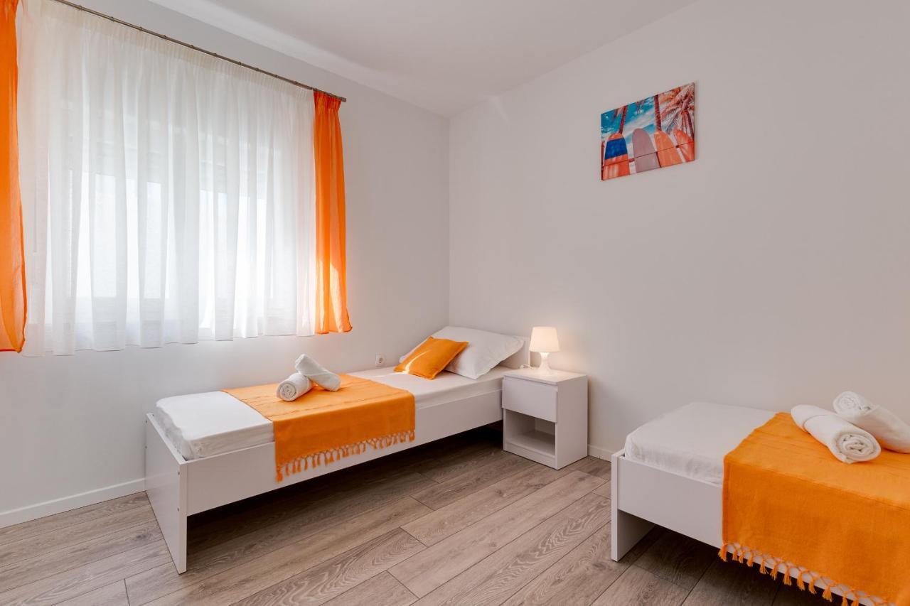 Appartamento Apartman Angel Zara Esterno foto