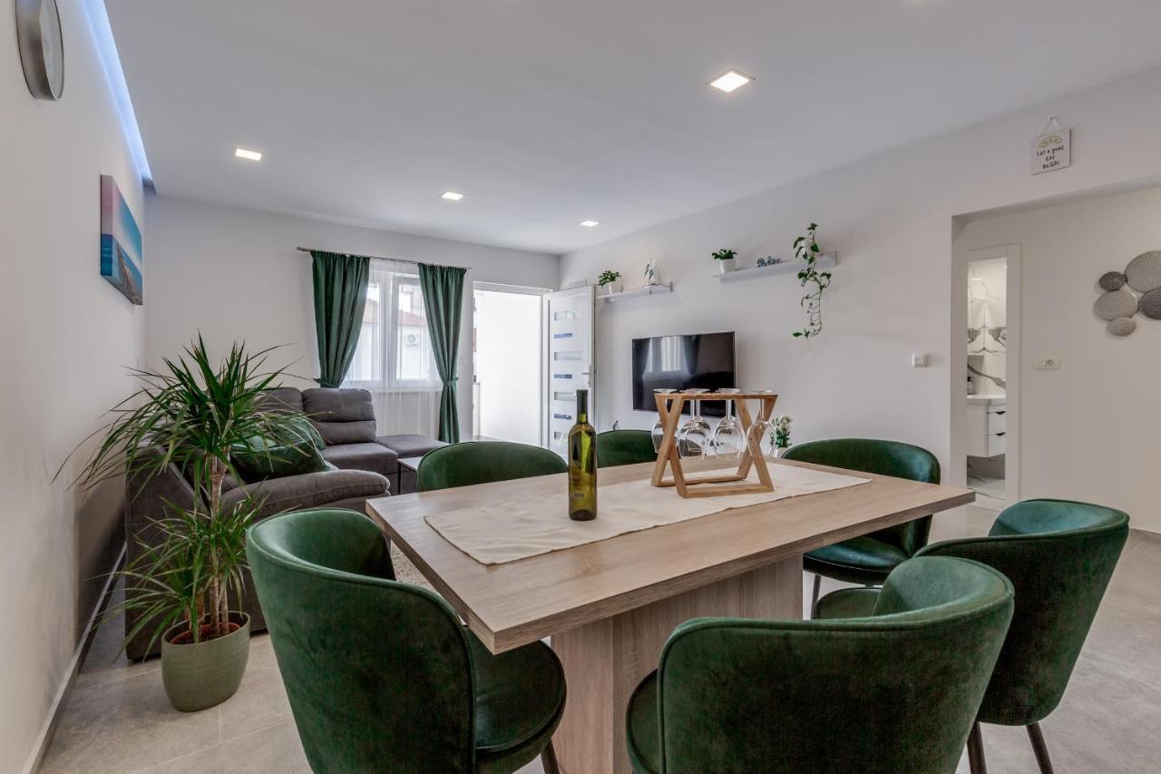 Appartamento Apartman Angel Zara Esterno foto