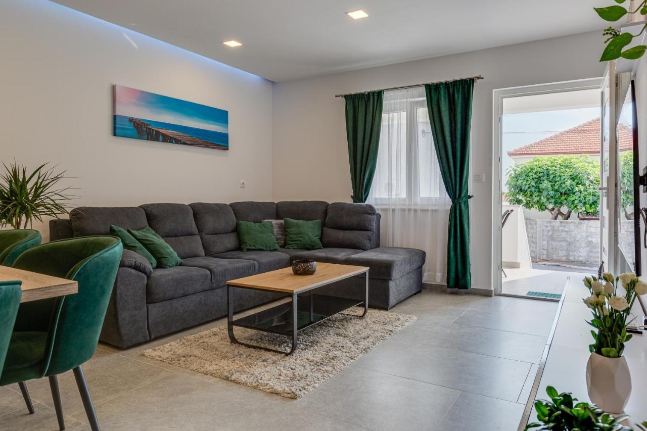 Appartamento Apartman Angel Zara Esterno foto