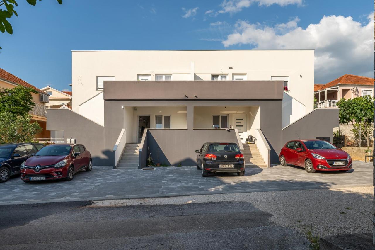 Appartamento Apartman Angel Zara Esterno foto