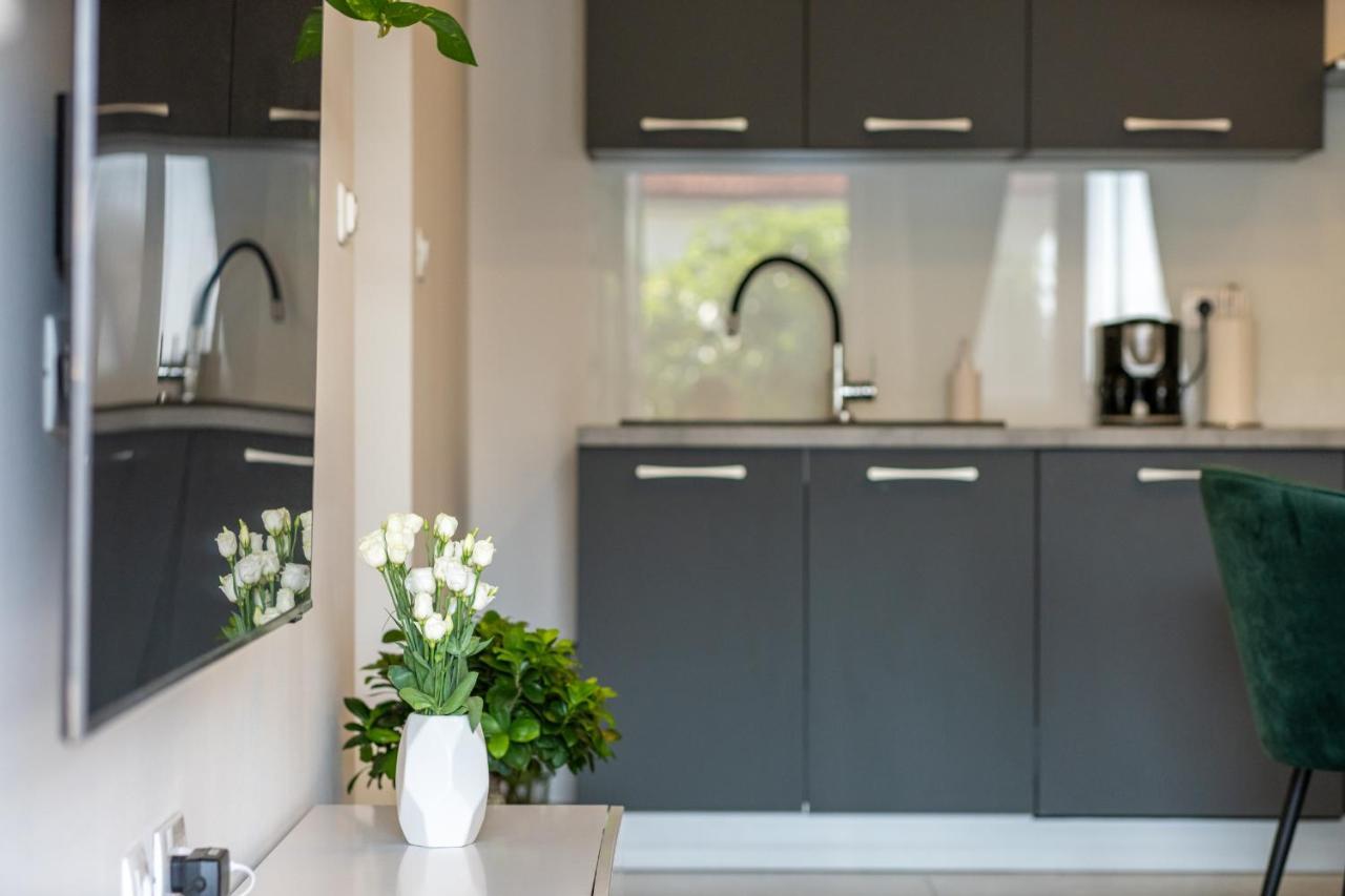 Appartamento Apartman Angel Zara Esterno foto